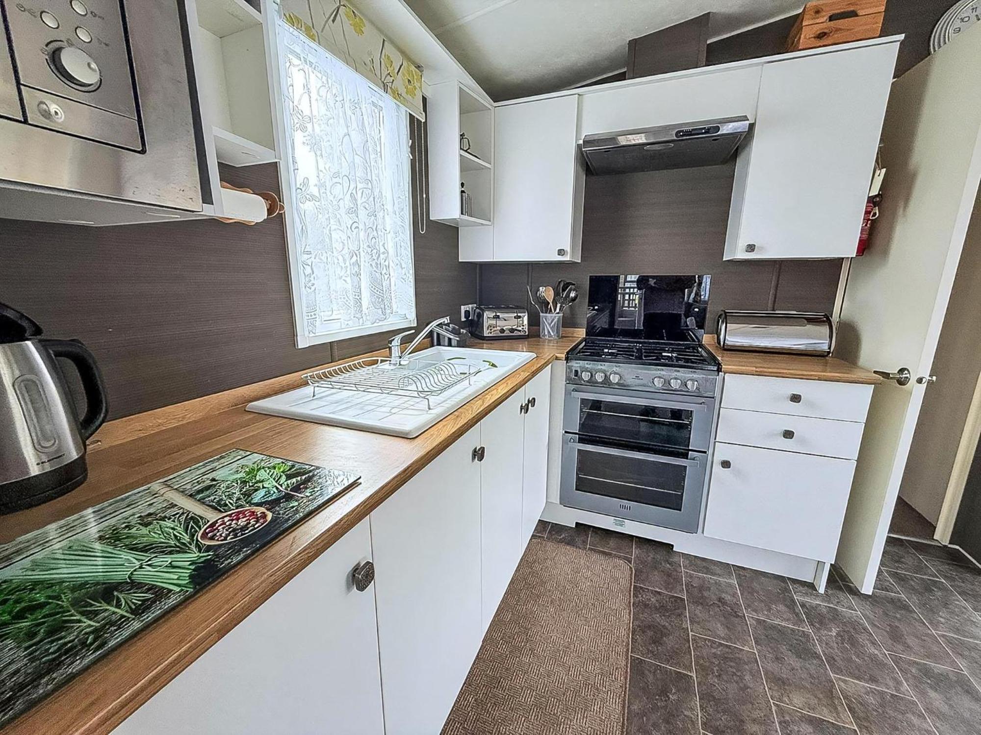 Brilliant Caravan With A Partial Sea View In Suffolk Ref 32026Az Лоустофт Екстер'єр фото